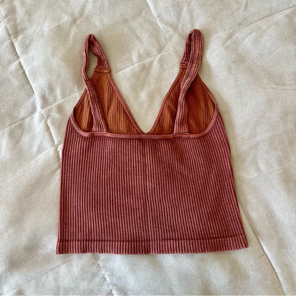 Rust Ribbed V-Neck Tank - Picture 2 of 3